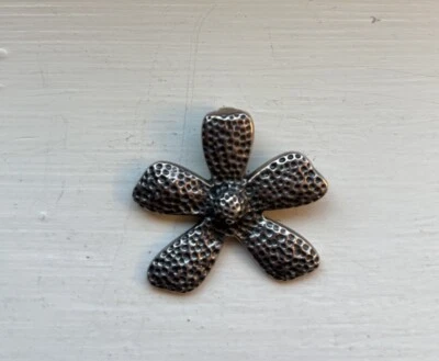 Colgante Flor Margarita Texturizada Plata de Ley 925 Oxidada Silpada S1101 Foto 1 de 3