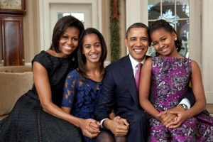 Barack und Michelle Obama Familie Poster Druck - Bild 1 von 1