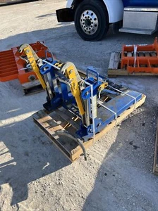 Arrow forklift barrel clamp mover FDML2 1000 Pound Capacity Fork Pockets Lift - Picture 1 of 9