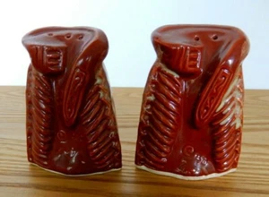 Vintage 1940's redware salt & pepper shaker with a tiki feel - Imagen 1 de 5
