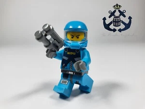 LEGO Minifigure 2010s Space Alien Conquest Defense Unit Soldier ac005 + Blaster - Picture 1 of 1