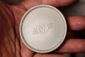 HASSELBLAD ORIGINAL CAMERA FRONT BODY CAP GREY EARLY FLYING V LOGO 4 V SERIES #4 - Picture 1 of 2