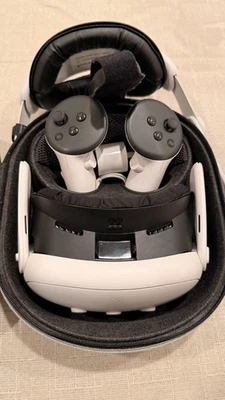 Meta Quest 3 Virtual Reality Headset 512GB White w/ extras - Image 1 of 4