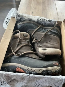 The North Face Herren Chilkat 3 Mudpack Braun Bombay Orange Stiefel Größe 9,5 Neu! - Bild 1 von 11