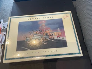 VINTAGE RARE 1993 WARNER BROS. LOONEY TUNES DINER PUZZLE 1100 PIECES SEALED - Foto 1 di 7