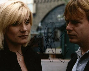 Television Autograph: MICHELLE COLLINS (EastEnders) Signed Photo - Picture 1 of 1