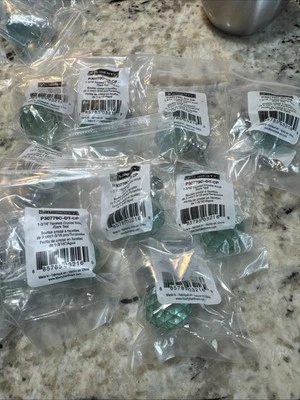 *LOTE DE 10* Cristal Facetado Liberty 1-3/16 pulgadas Perilla de gabinete de níquel satinado y verde azulado Foto 1 de 4