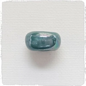 KAZURI  MACRAME BEADS -  round -solid green - MOP - Picture 1 of 2