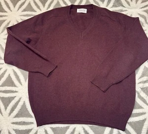 Vintage United Colors Of Benetton Vneck Sweater Size M Burgundy 100% Lambs Wool - Picture 1 of 5