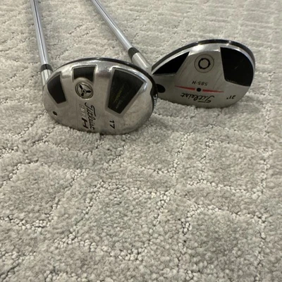 Лот из двух гибридных клюшек для гольфа Titleist 909H 17* и 585h 21* со стальным стержнем X-Flex - Изображение 1 из 4