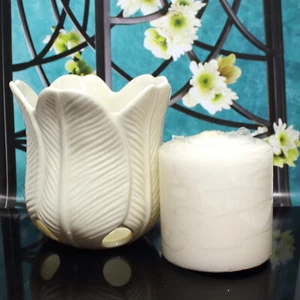 Portavelas con flor de tulipán PartyLite con vela (sin vidrio votivo) 4" de alto - Imagen 1 de 8