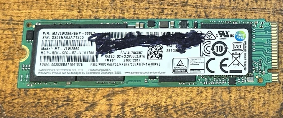 Samsung PM961 256GB,Internal (MZ-VLW2560) Solid State Drive - Image 1 of 2