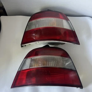 Honda Accord 1993-1997 CE1 Rear Tail Light Lamps Model 043-1250 (Preowned) - Bild 1 von 6