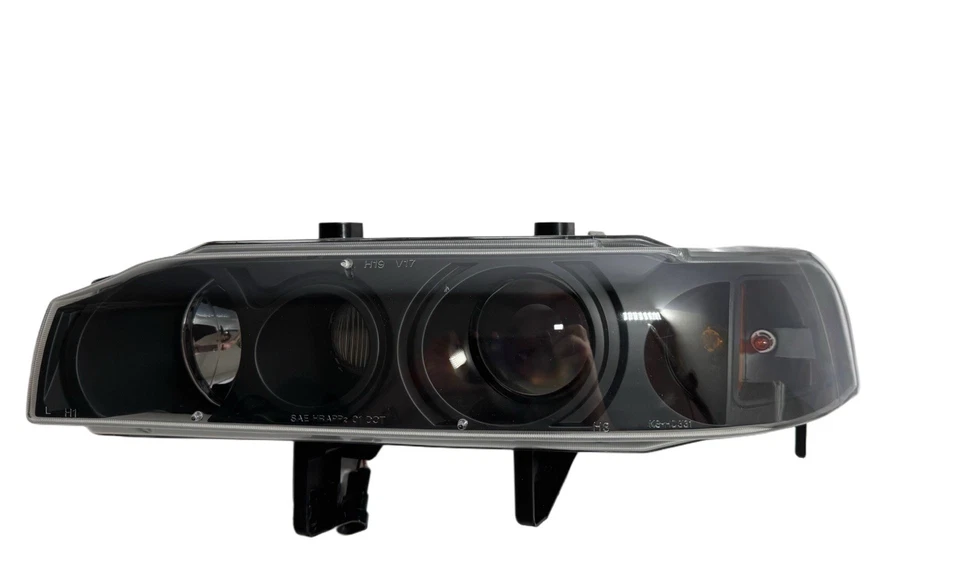 For 90-93 Honda Accord Sedan Black Housing Projector Left Front Headlight Assy - Image 1 of 4