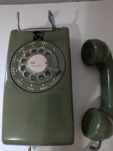 Vintage 70's ITT Model 554 ( 7-73 ) Green Avocado Rotary Phone For Parts or... - Picture 1 of 15