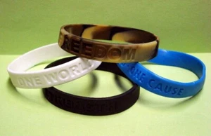 W@W! 1 Dutzend (12) SILIKON KAUTSCHUK ARMBAND ARMBÄNDER! STÜTZTRUPPEN, FREIHEIT - Bild 1 von 3