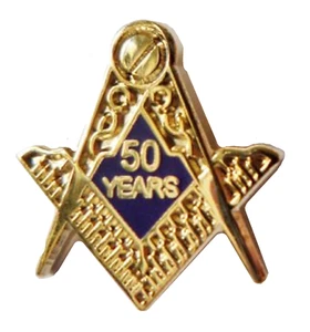 Square & Compasses 50 Years Cut Out Freemasonry Masonic Pin Badge - Foto 1 di 3