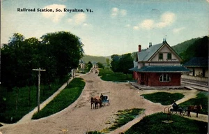 So. ROYALTON, VT. POSTAL DE FERROCARRIL Estación de Ferrocarril, Caballos y Buggies - Imagen 1 de 2
