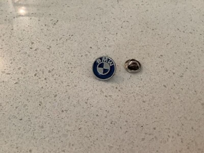 SOMBRERO MOTO BMW / PIN SOLAPA INSIGNIA CON FONDO AZUL ESMALTE Foto 1 de 4
