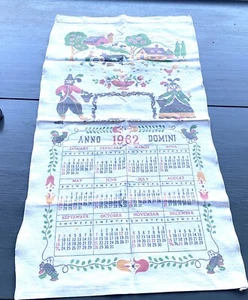 Toalla calendario vintage 1962 arte popular granja campo algodón hecha en EE. UU. - Imagen 1 de 10