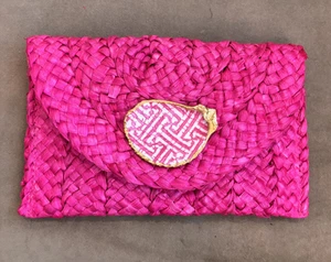 Handmade Pink Raffia Straw Clutch with Natural Shell Detail NEW - Picture 1 of 4