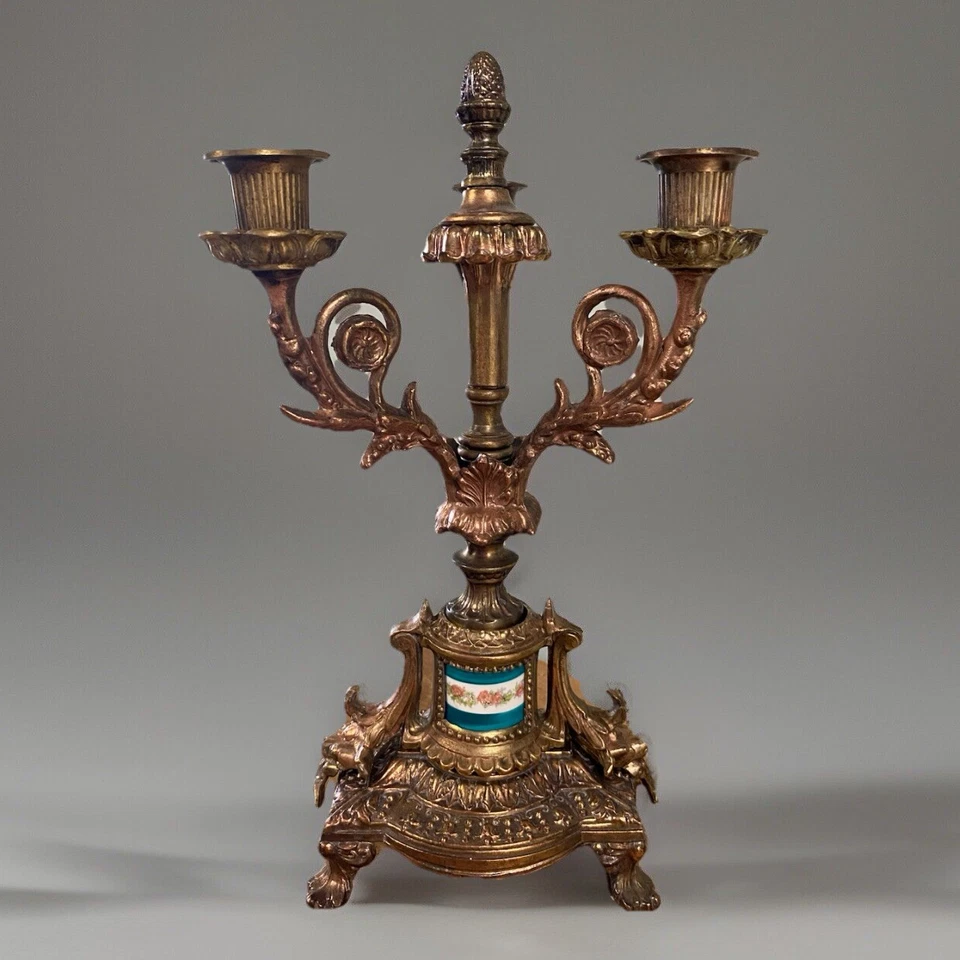 Candelabro de porcelana vintage de bronce de 3 brazos rosas pesadas ornamentadas Foto 1 de 4