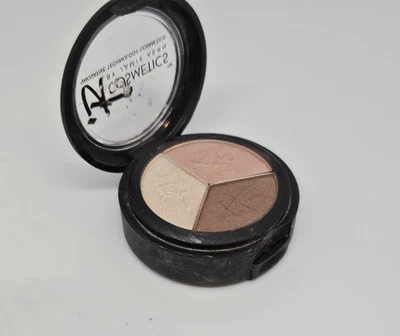 it Cosmetics Anti-Aging Luxe Sombras Trio LINDO NA PRIMAVERA (FALHO LEVEMENTE) - Imagem 1 de 4