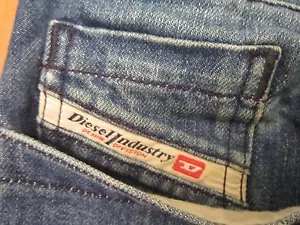 AUTÉNTICO. DIÉSEL IND. JEANS DE HOMBRE RIVEC ART# 793 CALCE RELAJADO TALLA 32 X 31 VIC-THOR1 - Imagen 1 de 9
