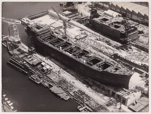 18x24 -Construction du "PENGALL" au Chantier Naval de la Seyne/Mer en 1959- FCM - Picture 1 of 2