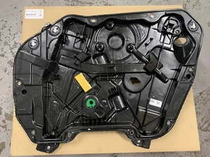 New BMW 1 Series F40 Right Driver Offside Front Elec Window Regulator 7465248 - Picture 1 of 4