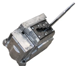 03/12 MERCEDES R230 SL550 SL600 SL55 FLOOR SHIFTER GEAR SHIFT SELECTOR BOX OEM - Picture 1 of 5