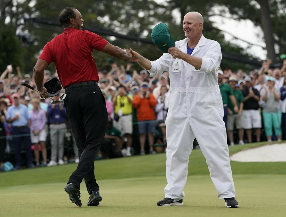  Foto 8x10 PGA Superstar Tiger Woods Wins 2019 Masters con bordes  Foto 1 de 1