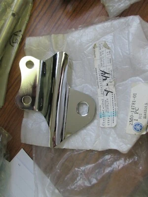 雅马哈原始设备制造商右消声器停留/铬 - 1978 - 1981 XS650 / 2M0-14781-01 — 第 1/4 张图片