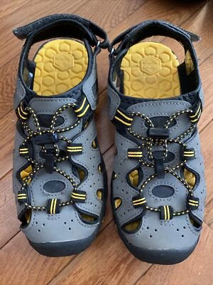 Khombu Boys Gray Closed Toe Kyle 1182623 Adjustable Strap Hiking Sandal Size 3 Foto 1 de 4