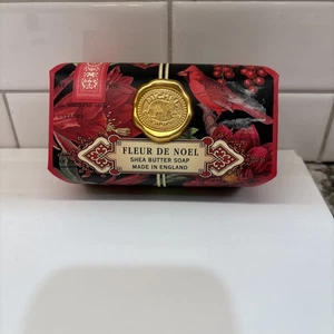 Jabón de manteca de karité Michel Design Works Fleur de Noel 9 oz - Hecho en Inglaterra - Imagen 1 de 5