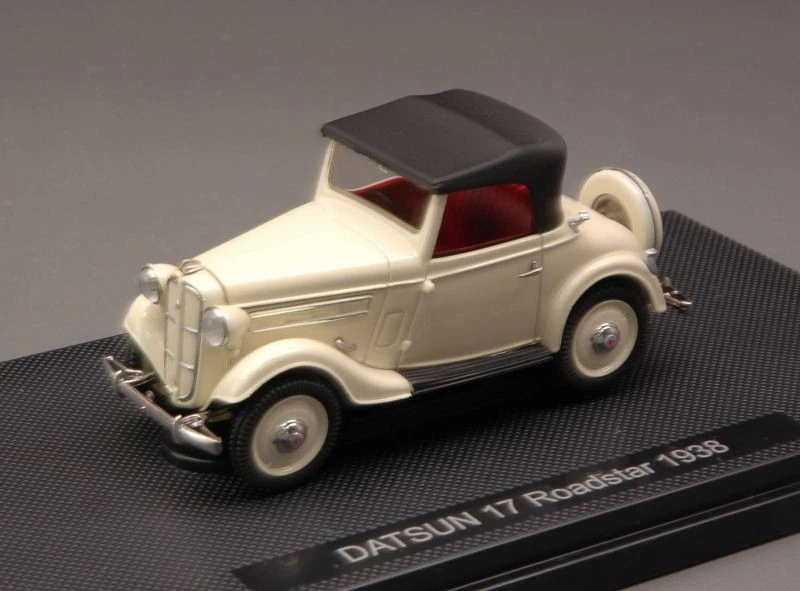 Ebbro EB44537 DATSUN 17 ROADSTAR 1938 CREAM 1:43 Modellino - Immagine 1 di 1