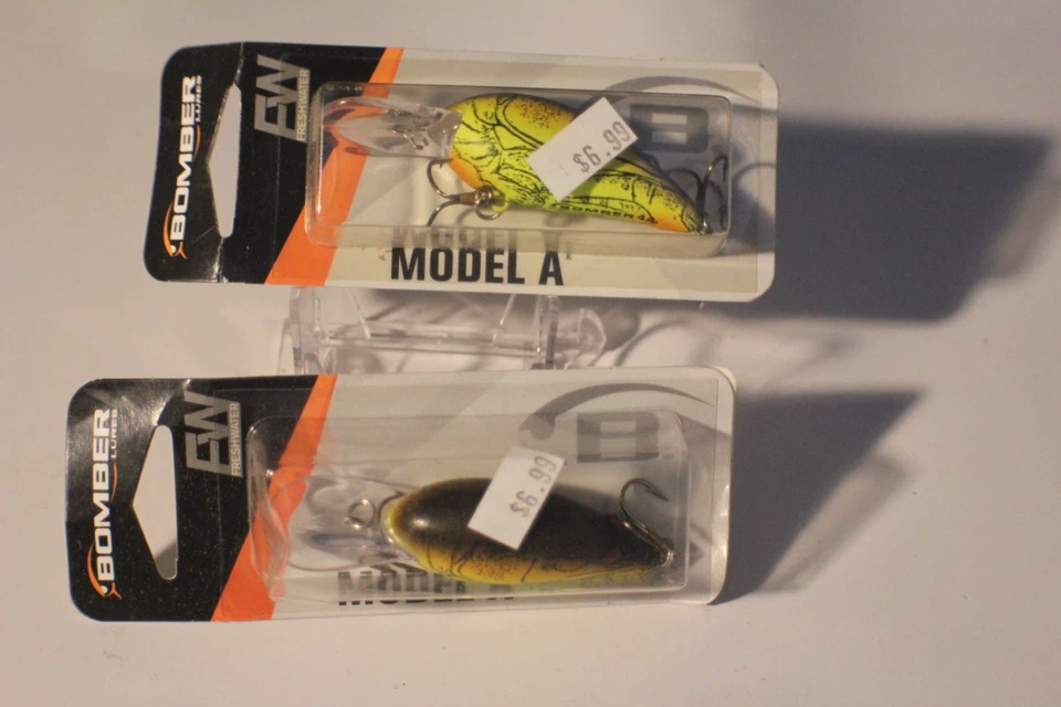 2- BOMBER MODELO 4A SUNRISE CRAW CRANKBAIT Foto 1 de 1