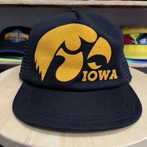 Sombrero de Camionero Iowa Hawkeyes Años 80 De Colección - Negro - Malla - Snapback - ¡LIMPIO! - Imagen 1 de 7