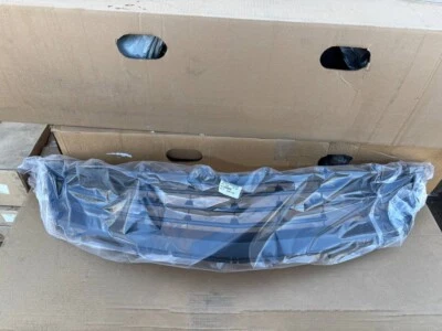 Chevrolet Camaro 2016-2018 parrilla inferior delantera GM OEM 23505810 Foto 1 de 3