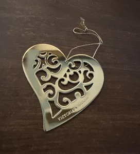Victoria's Secret Herz Etikett Gold Metall Ornament Weihnachtsbaum 3,5" - Bild 1 von 4