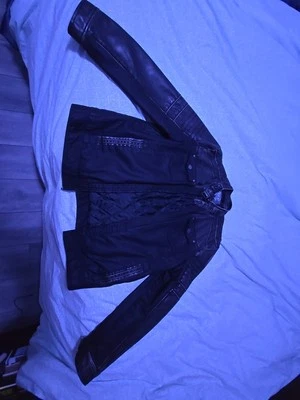 Chaqueta de mezclilla y cuero sintético grande B K E abotonada Foto 1 de 4