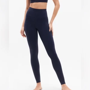 Leggings ajustados Athleta Ultra High Rise Elation 7/8 azul marino para mujer medianos - Imagen 1 de 4
