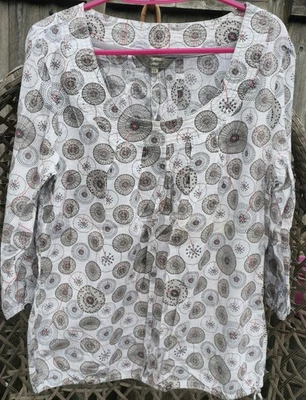 Mantaray White Grey Dandelion Pattern Embroidered Blouse Shirt Size 12 - Image 1 of 4