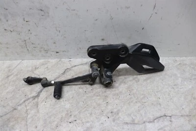 Juego trasero de clavija de pie izquierda para conductor Suzuki GSXS750 2018-2023 con pedal de cambio Foto 1 de 4