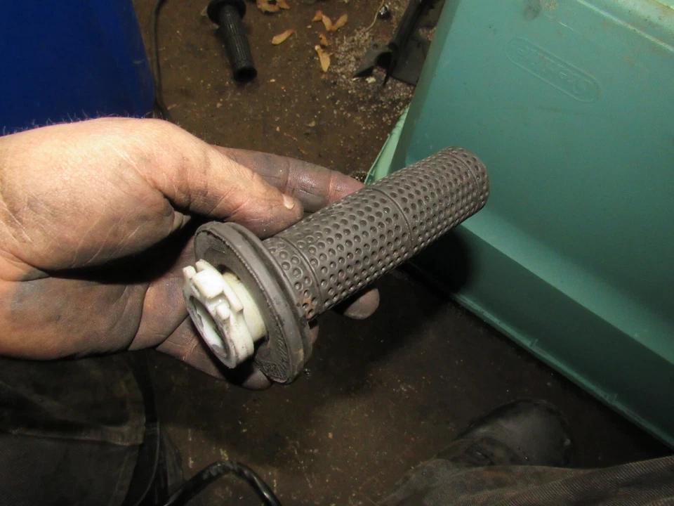 2000 kawasaki zg1000 concours throttle tube twister - Image 1 of 1