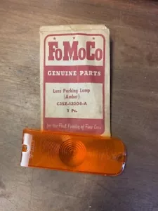 1961-1963 FORD CAR RIGHT OR LEFT PARK LIGHT LENS C3SZ-13208-A NOS - Picture 1 of 1