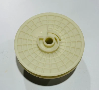 Nuevo de Lote Antiguo OEM POLEA CORTACÉSPED-BOY ARRANQUE 609457 Foto 1 de 3