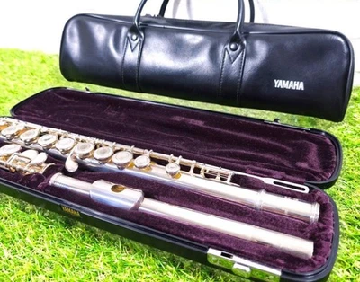 Flauto Yamaha YFL-281SII placcato argento con custodia rigida Giappone... - Immagine 1 di 4