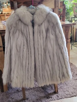 Por ELAM. Abrigo de piel real de zorro azul noruego.med finales de los 70 a 1980 hecho en Corea Foto 1 de 4