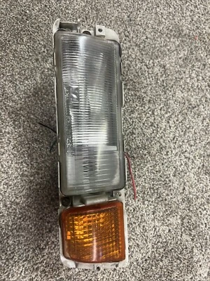 Conjunto de luz antiniebla intermitente delantera 86-89 Mitsubishi Starion Conquest 041-3202 Foto 1 de 4